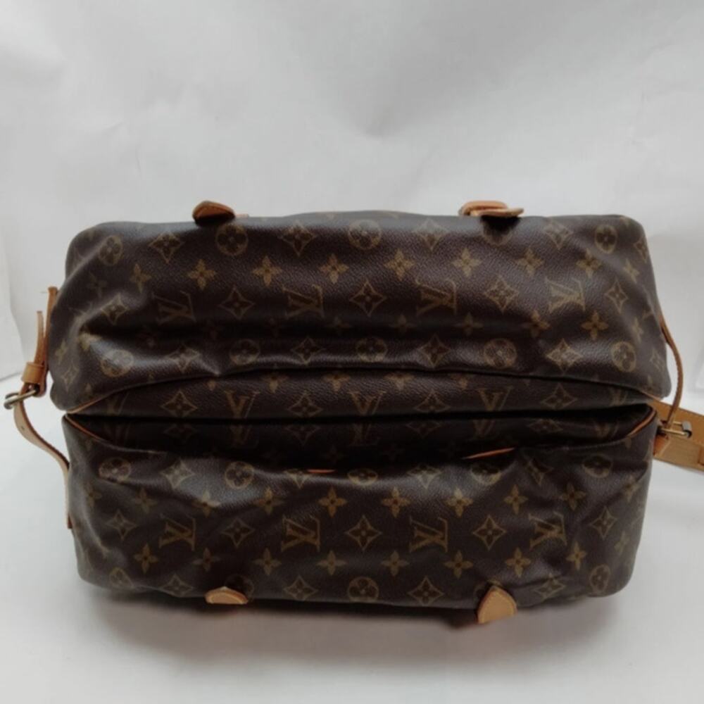 ⭐🔥AUTHENTIC🔥⭐Louis Vuitton Saumur 43 Crossbody - Picture 5 of 9